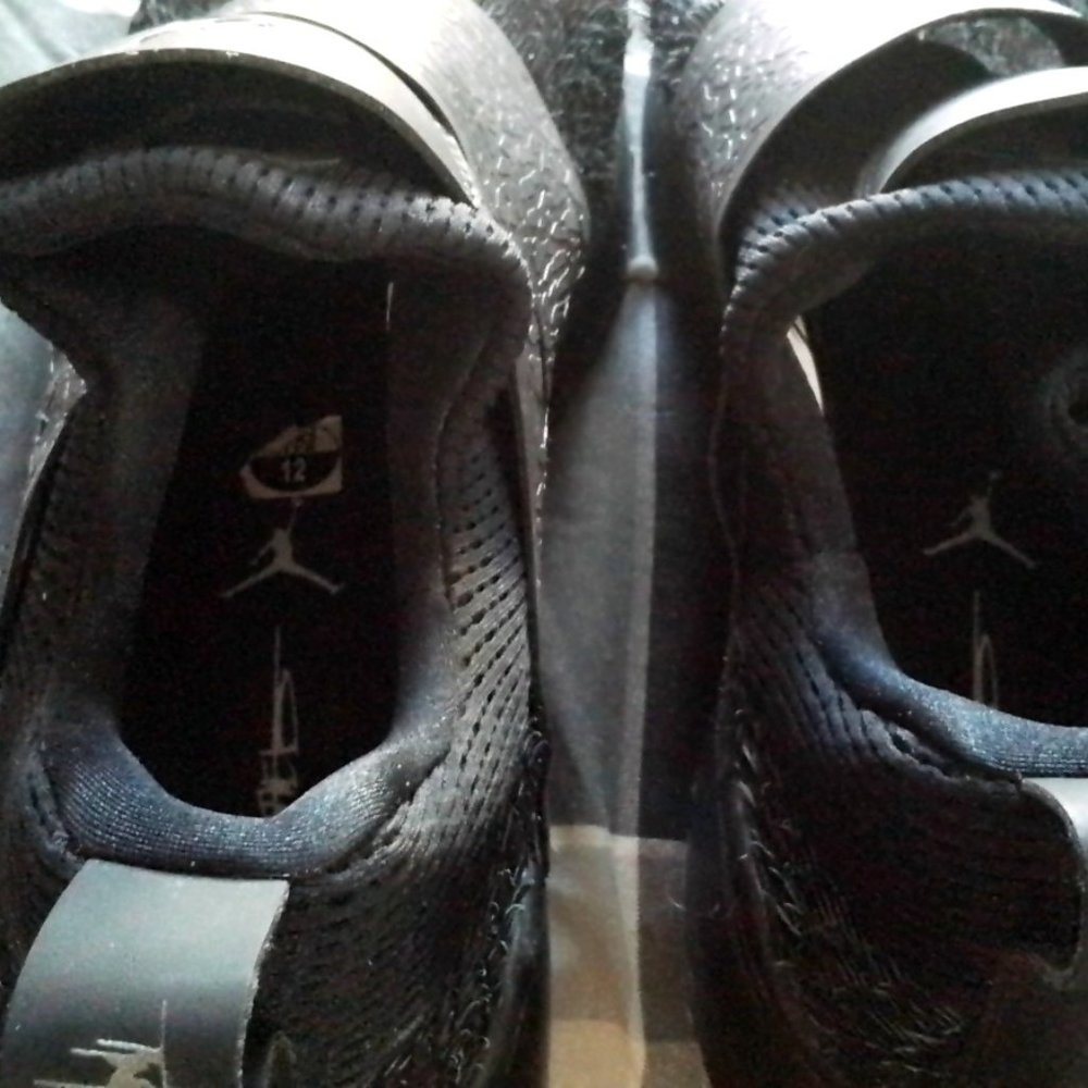Jordan Standard Trainer size 12 Black. - Picture 3 of 7